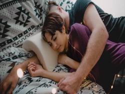 睡覺反映人格特質！　日本神準測試「4種睡姿」透露戀愛傾向：佔有慾NO.1是這款～