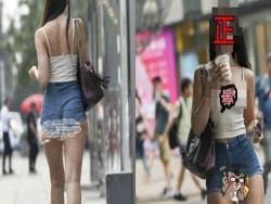 超殺迷你短褲妹...走啊走啊！一轉身眼睛狂被洗網暴動：吸睛