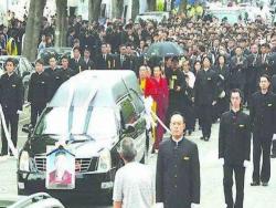 台灣黑幫老大，4個女兒無人敢娶，葬禮驚動亞洲黑幫！
