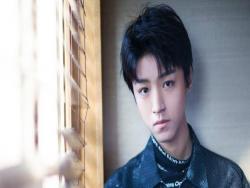 王俊凱的20歲，劉昊然的20歲，蔡徐坤的20歲，都輸給了他的20歲